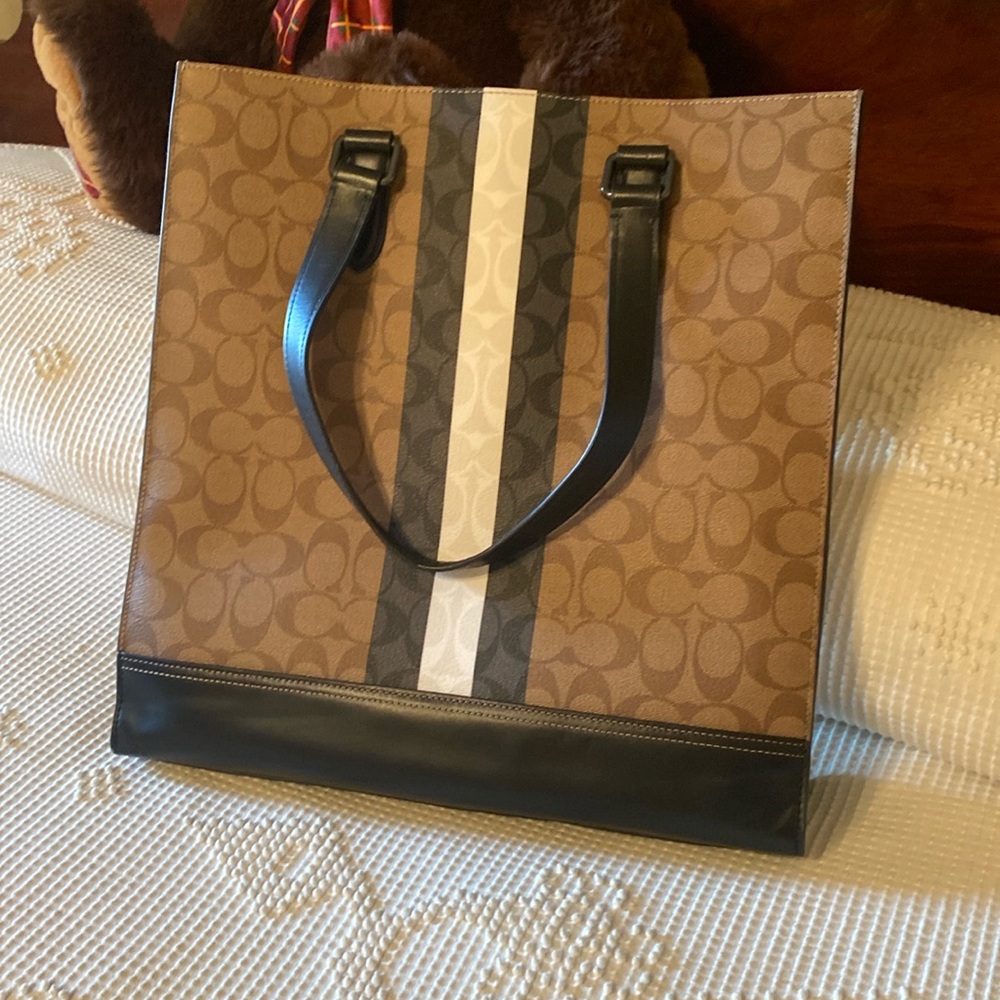 COACH Tote w/Gift
